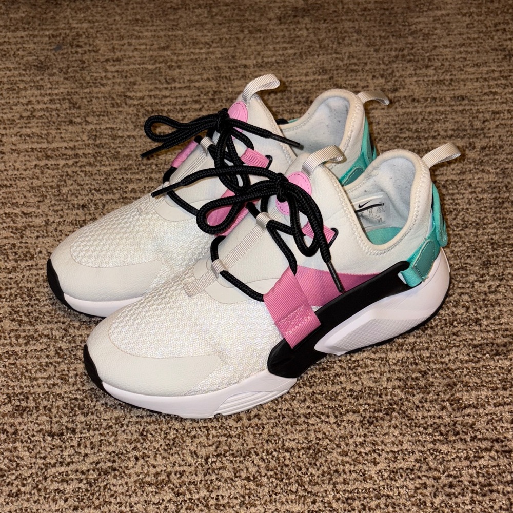 Nike Women’s Air Huarache City Low